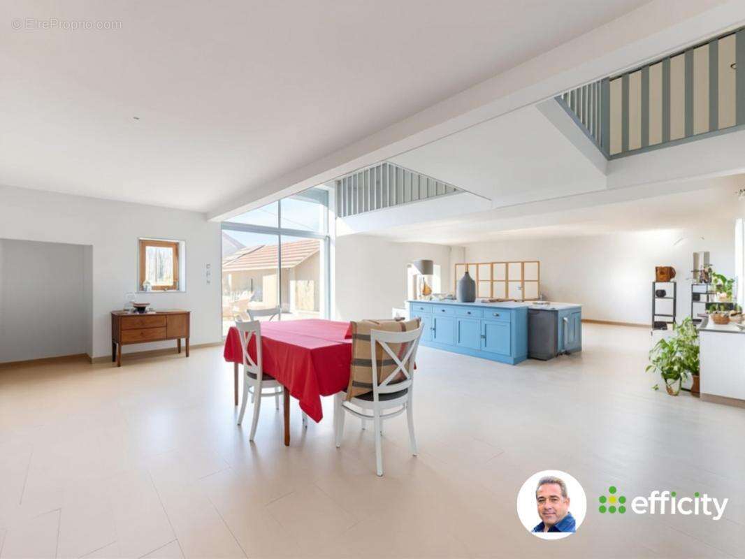 Maison à LAPEYROUSE