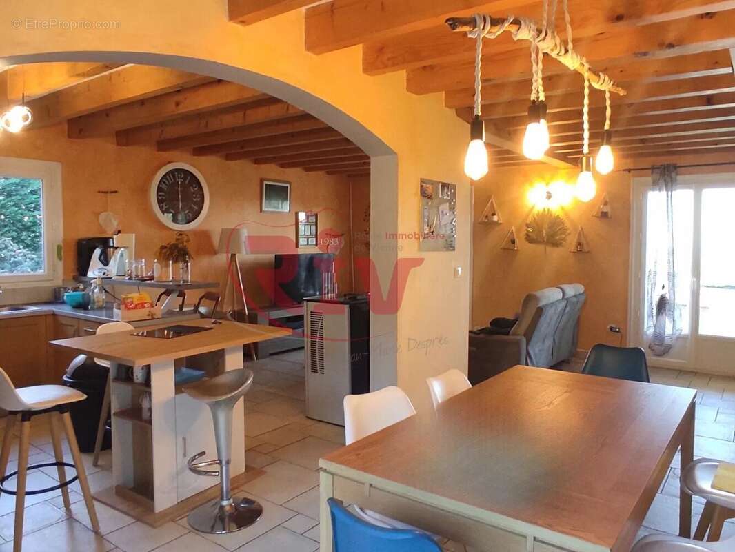 Maison à LA CHAPELLE-VILLARS