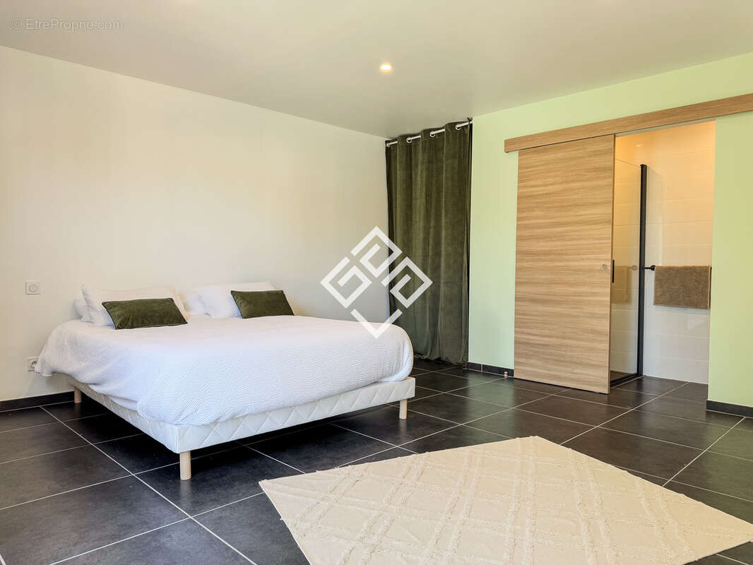 LUCIE - Villa de Standing avec Piscine, Jacuzzi, Pool House & Dépendances - photo 30