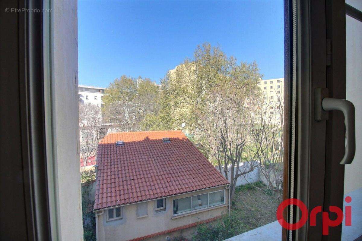 Appartement à MARSEILLE-3E