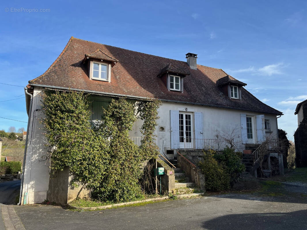 Maison à SARRAZAC