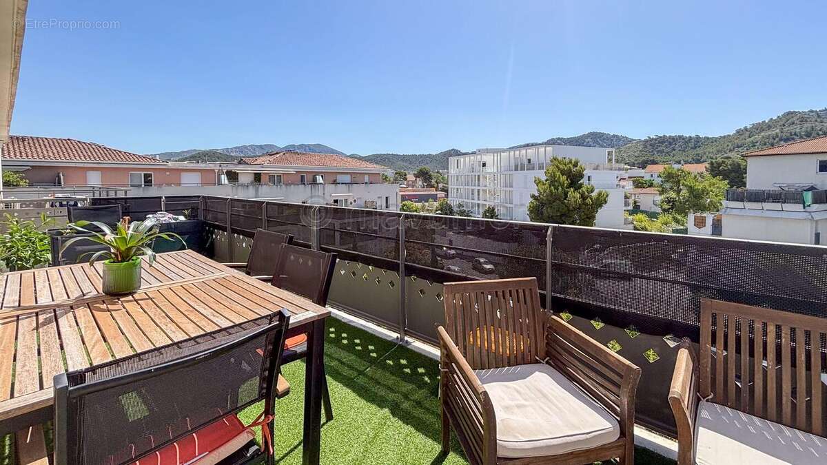 Appartement T3 - dernier étage - terrasse 16m2 - double box - 13009 Marseille n°9 - Appartement à MARSEILLE-9E