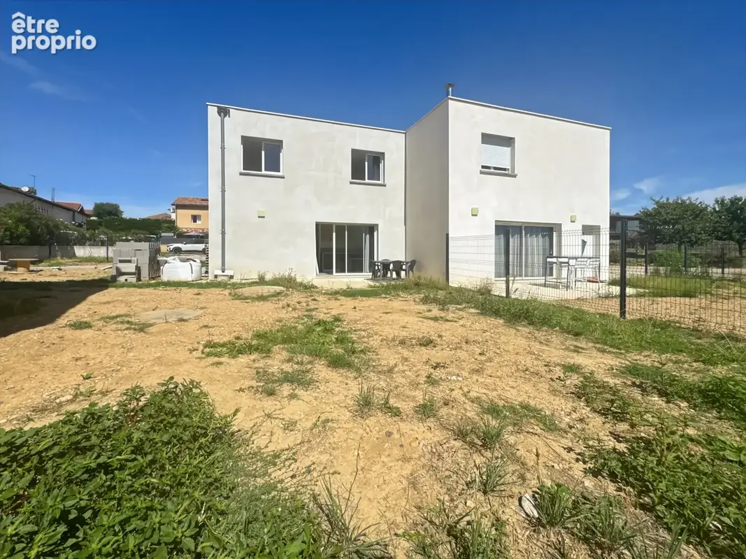 À vendre   Maison lumineuse avec jardin à Saint-Jean-de-Thurigneux - photo 2