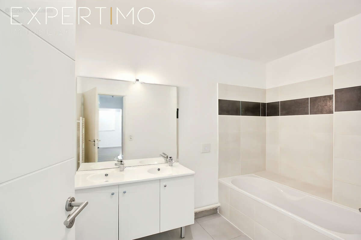 Appartement à ROUSSET