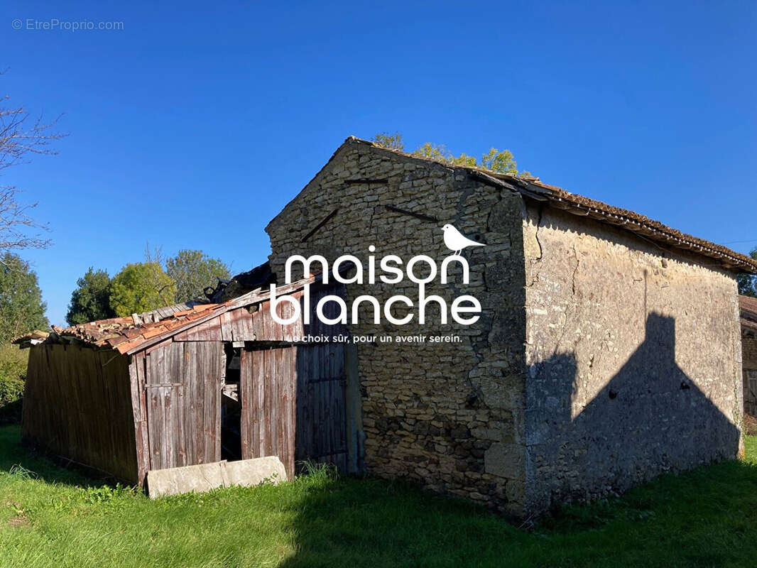 Maison à FOMPERRON