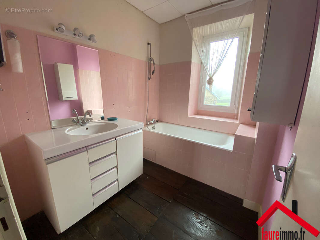 Appartement à JUILLAC