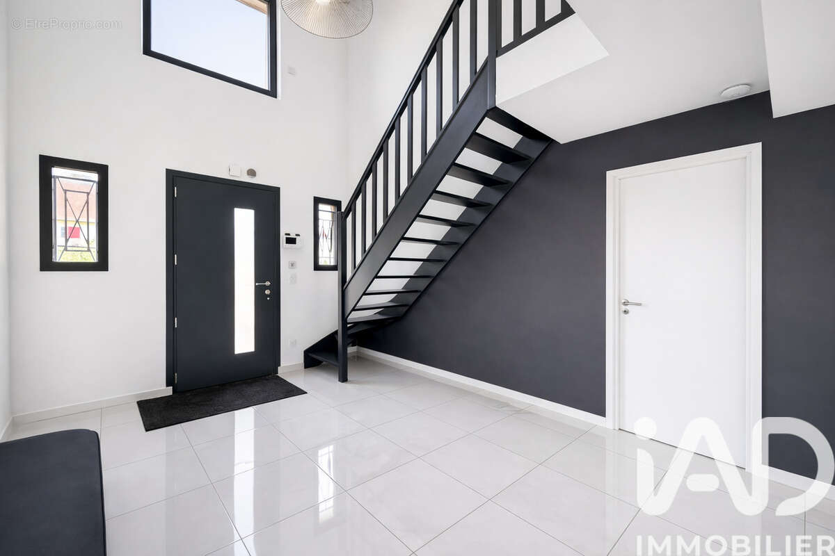 Photo 2 - Maison à SAINT-MARTIN-LONGUEAU