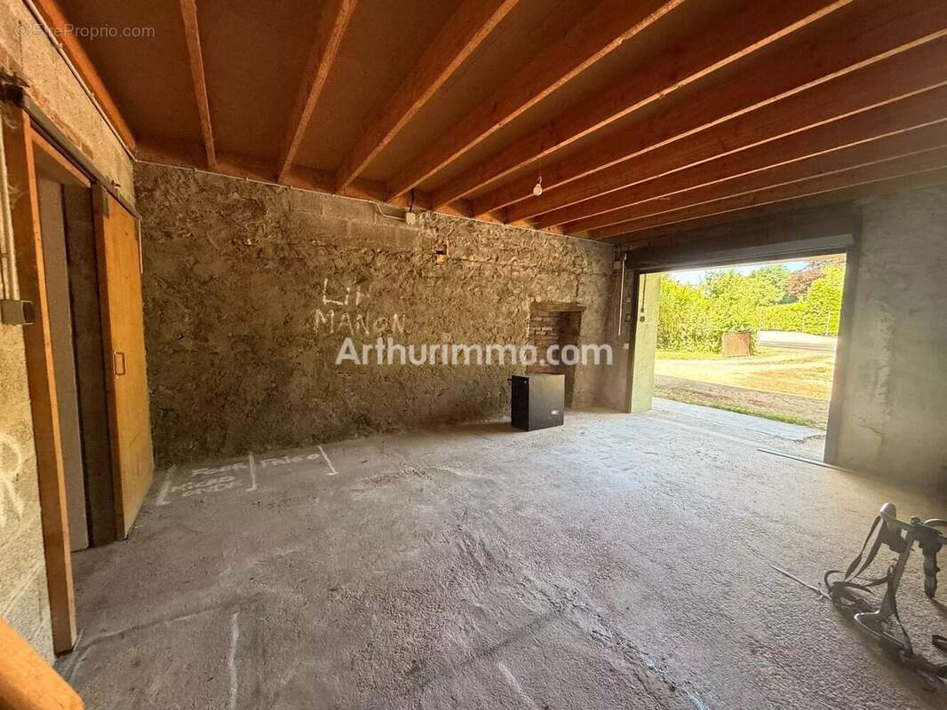 Maison à SAVIGNY-EN-REVERMONT
