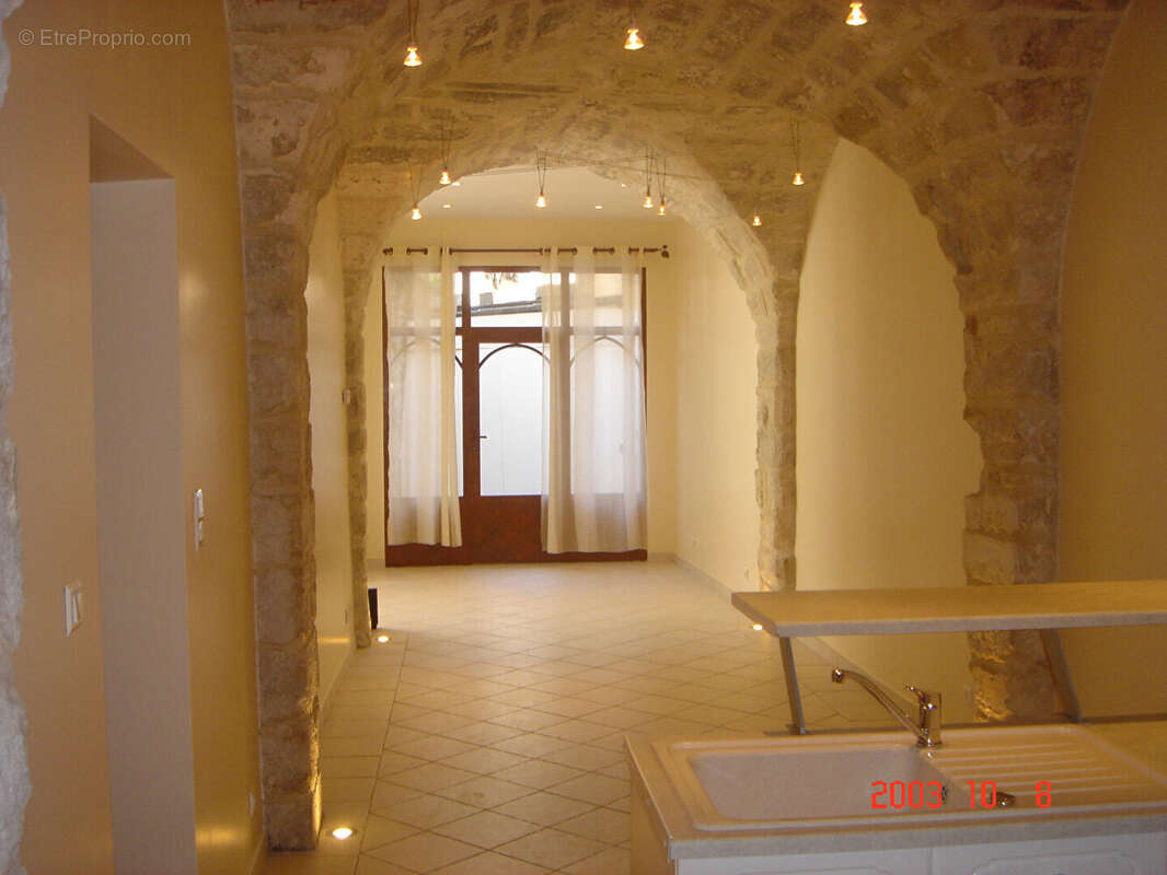 AVIGNON T3 intra muros avec grande cour privative au calme - photo 9