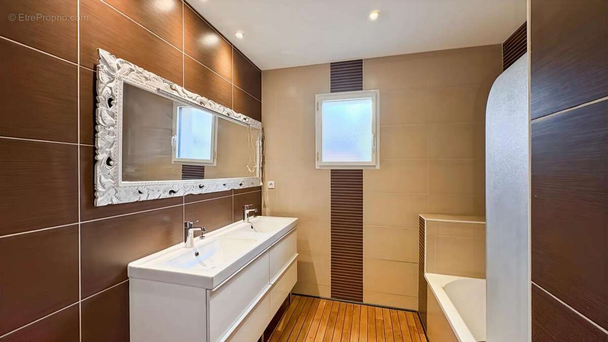 Maison à LA CHAPELLE-LAUNAY