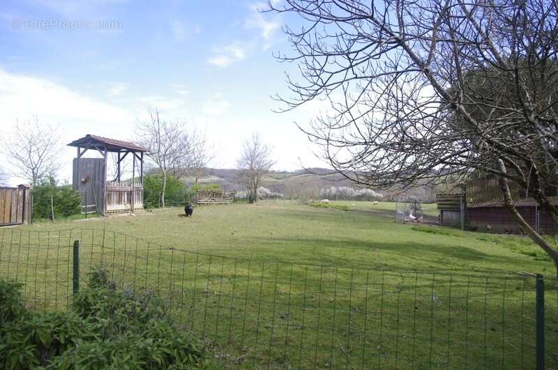 Maison à SAINT-JEAN-POUTGE