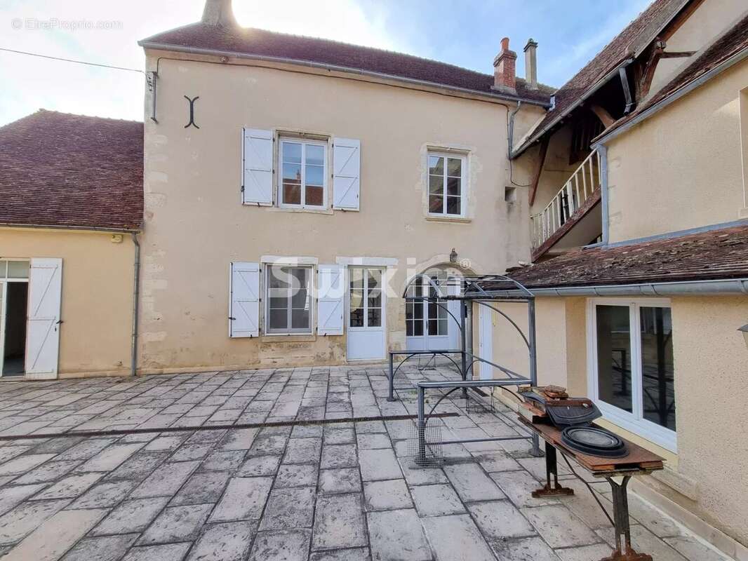 Maison à VARZY