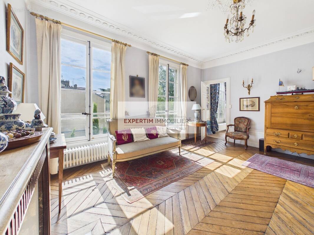 Appartement à VERSAILLES