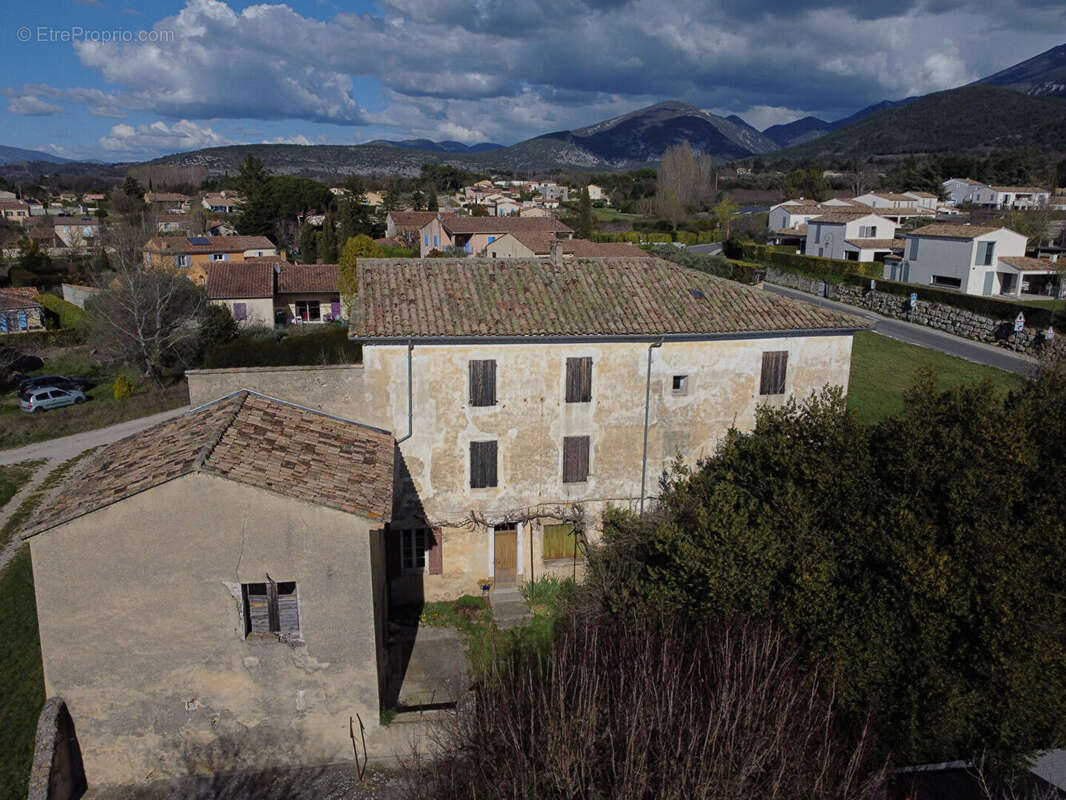 Ancien corps de ferme à rénover, fort potentiel d'aménagement - photo 3