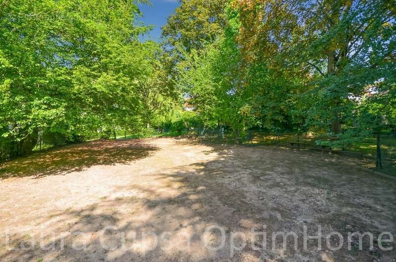 Appartement à FRESNES