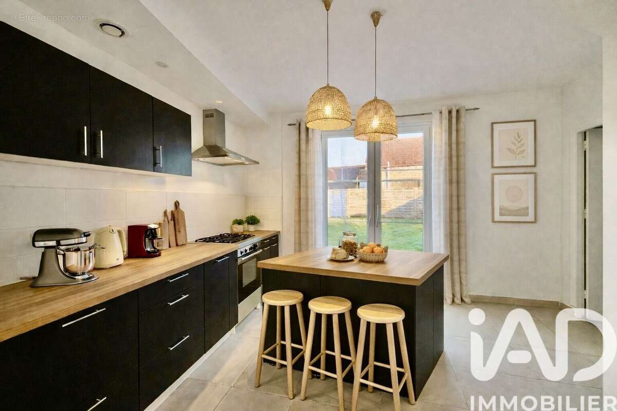 Maison 120 m² à Le Frestoy-Vaux  - photo 4