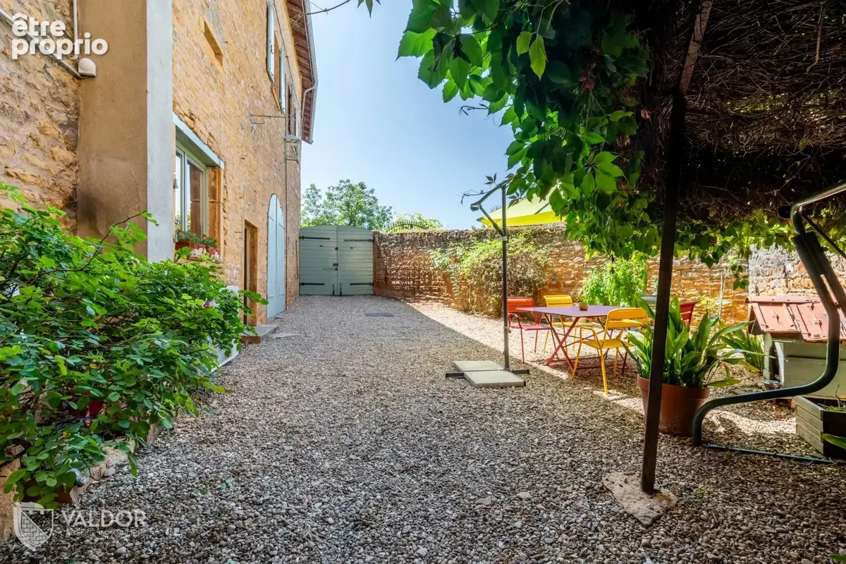 Propriété en pierres dorées avec vue panoramique - photo 1