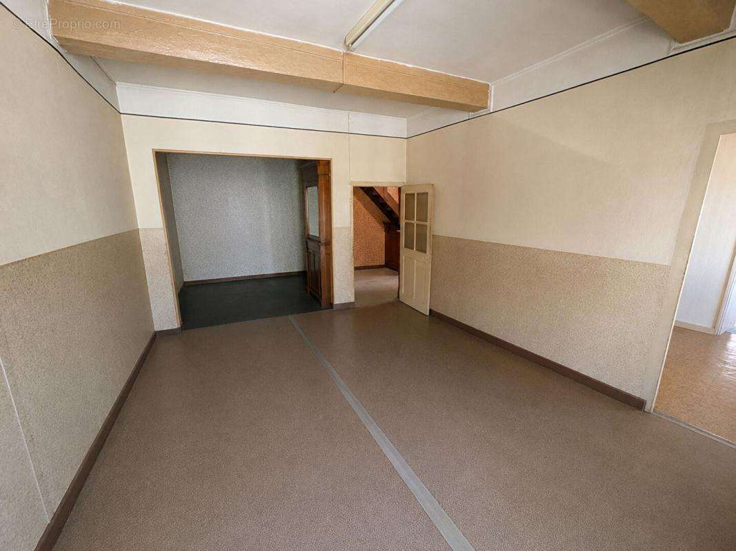 Maison à REGNY