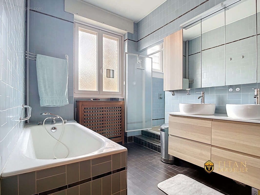  Grande maison de caractère à Dunkerque (59140) - Titan Immobilier   - Maison à DUNKERQUE