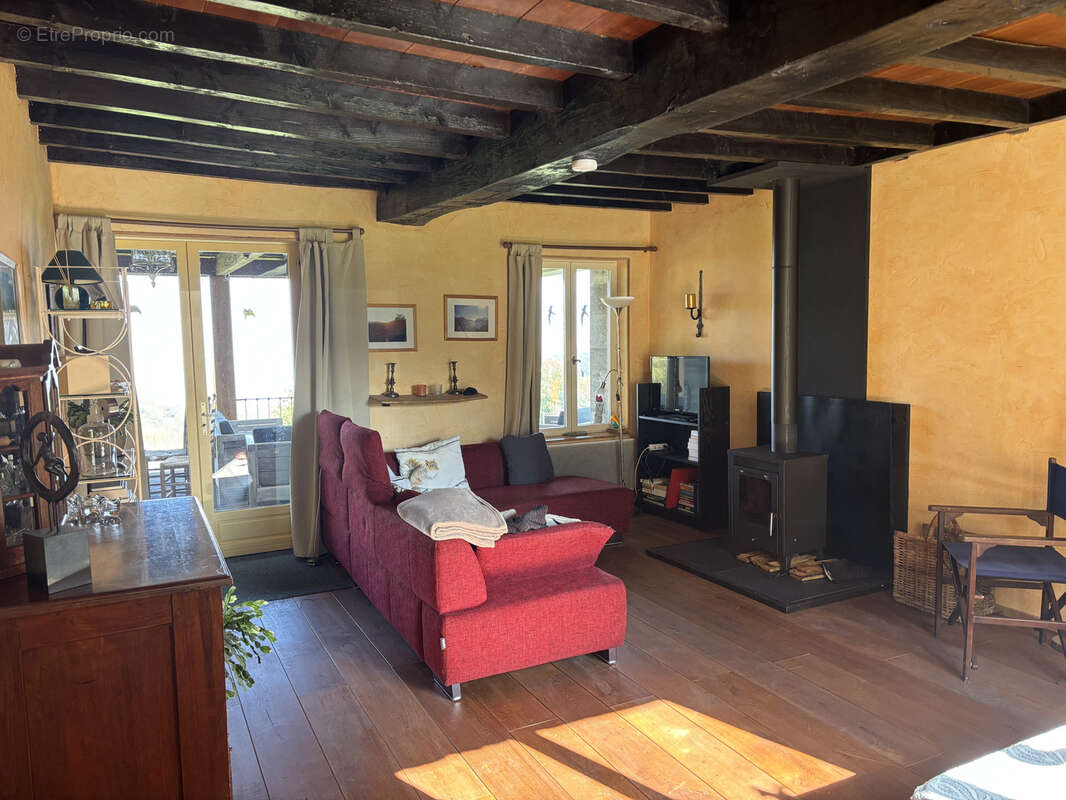 Maison à ECHASSIERES