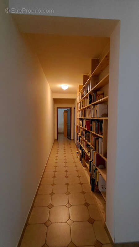 Maison à SAINT-MONTAN