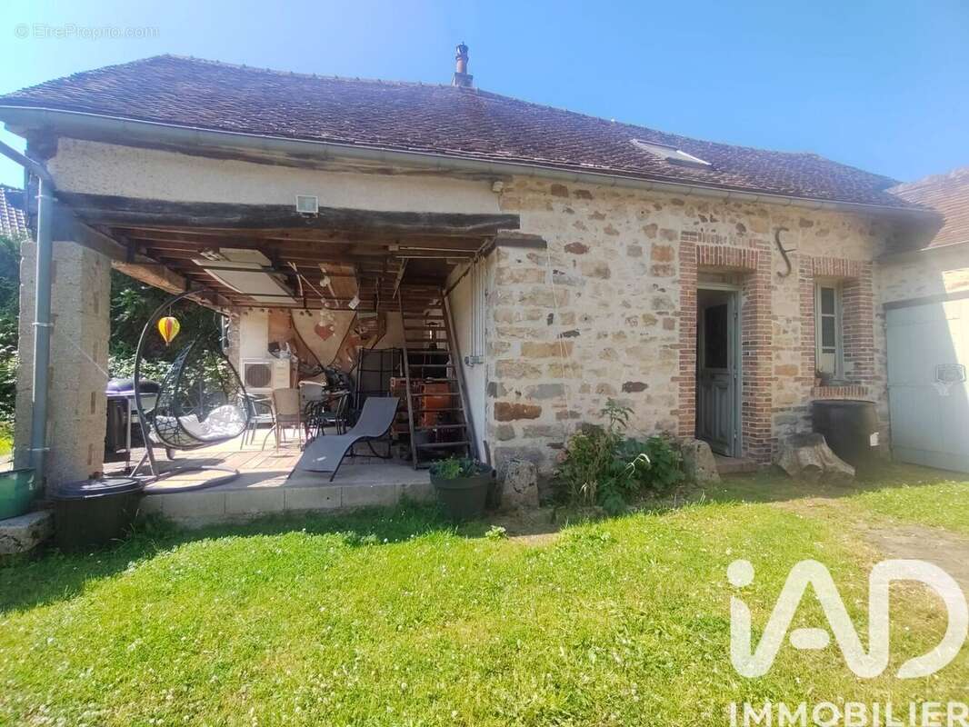 Maison 130 m² à La Brosse-Montceaux  - photo 8