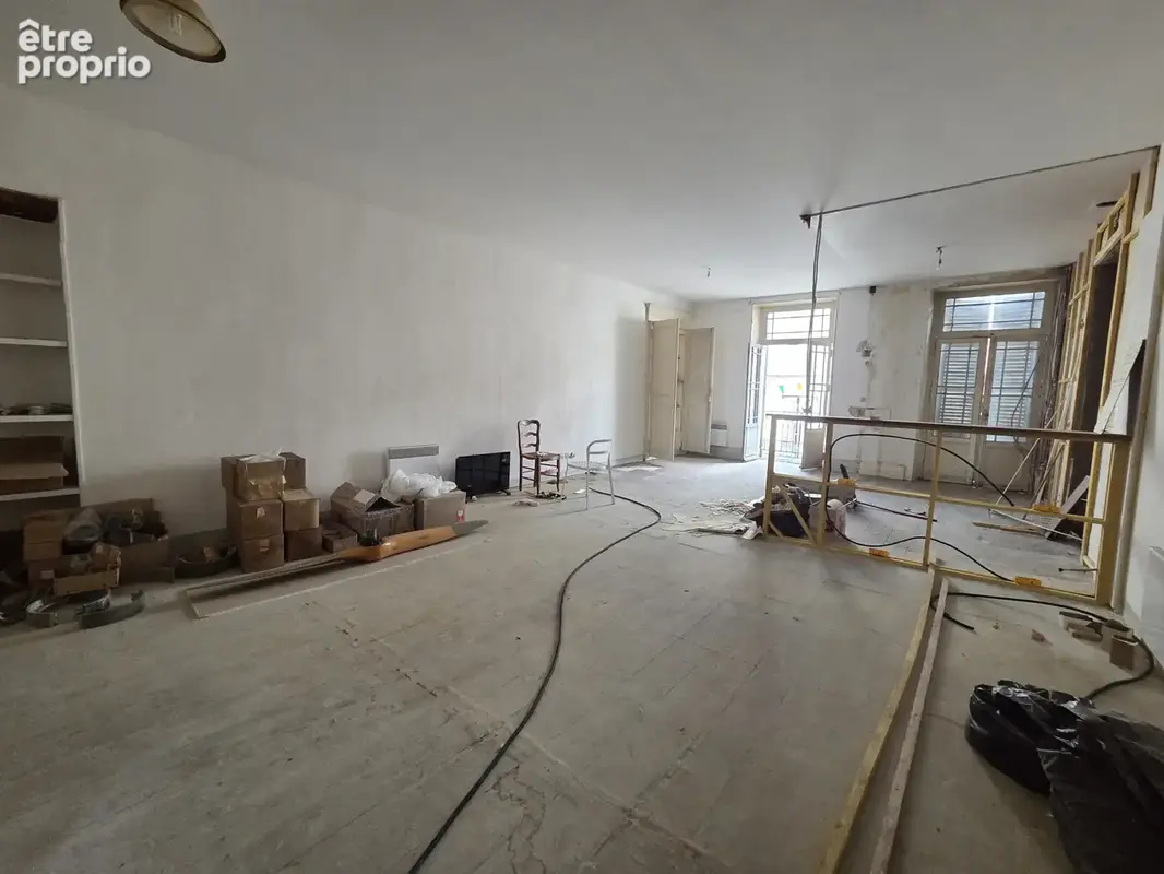 Immeuble de caractère avec local commercial, logements et fort potentiel - photo 2
