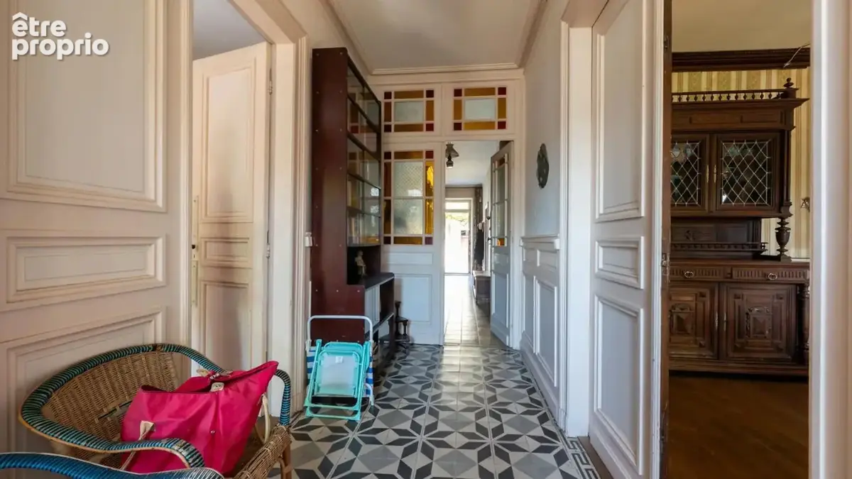 Payrac – Élégante maison bourgeoise en pierre de 258 m² avec 6 c - photo 18