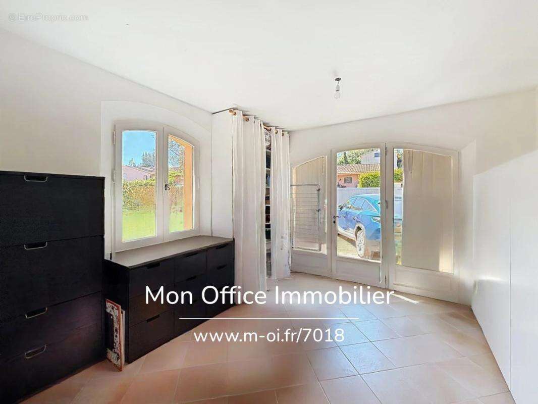 Référence : 7018-les - maison provençale avec piscinne et véranda au calme à cogolin - photo 13