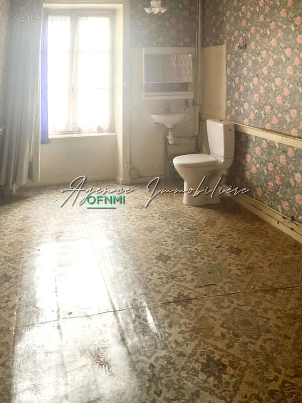 Maison à NOIRETABLE