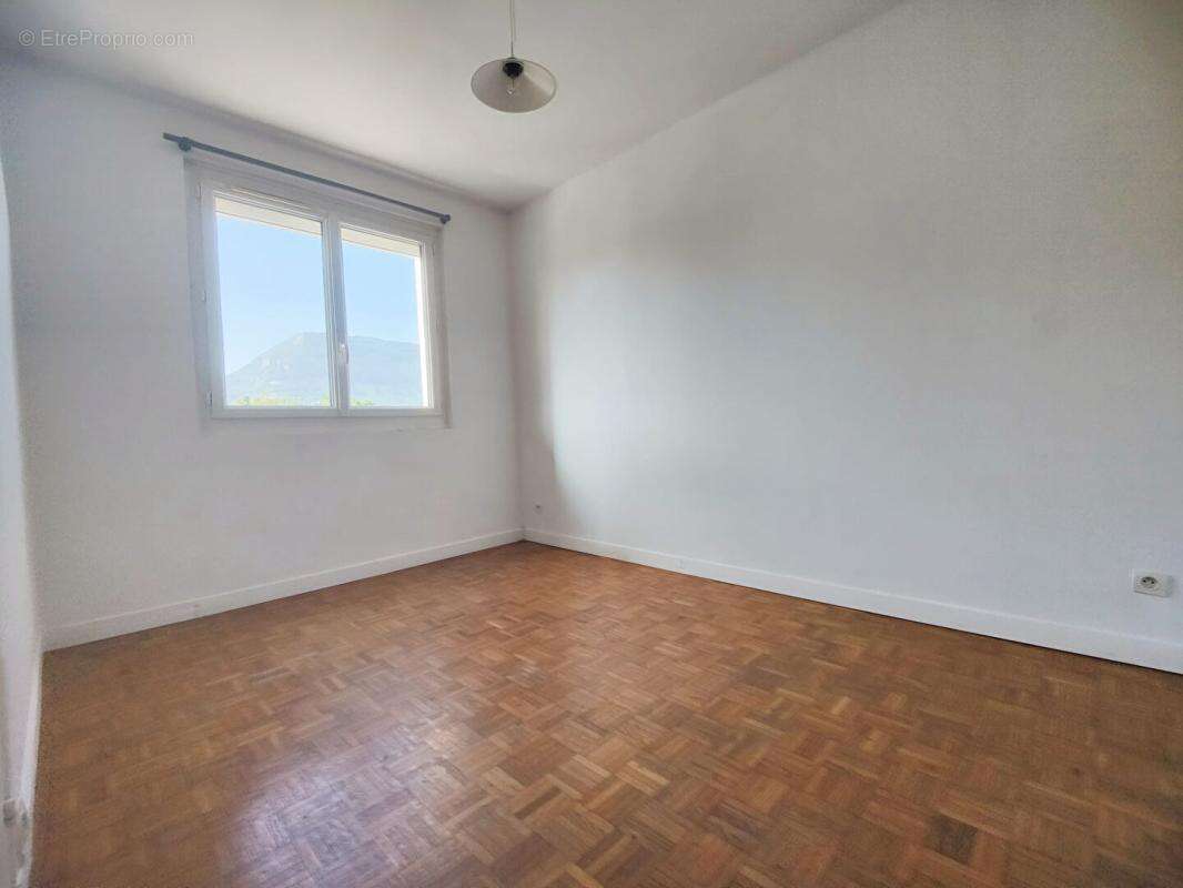 Appartement à SAINT-MARTIN-D'HERES