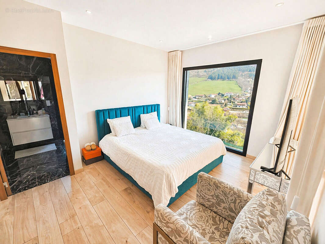Maison récente 214 m² VALSONNE - photo 6