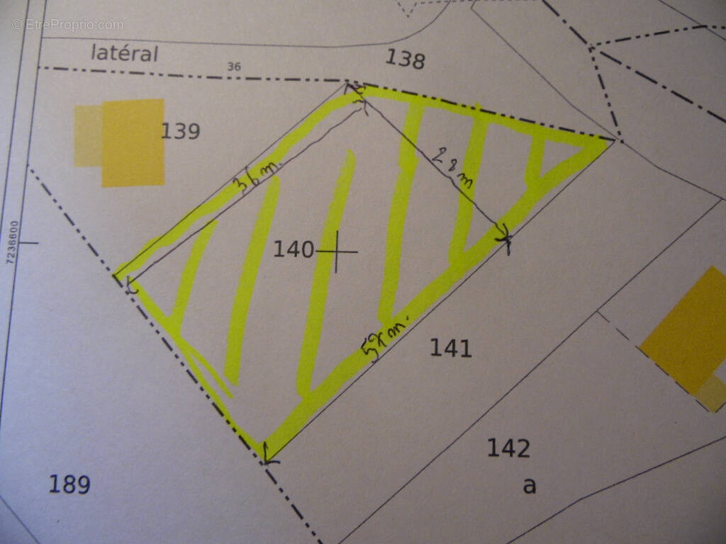 Terrain à REMOMEIX