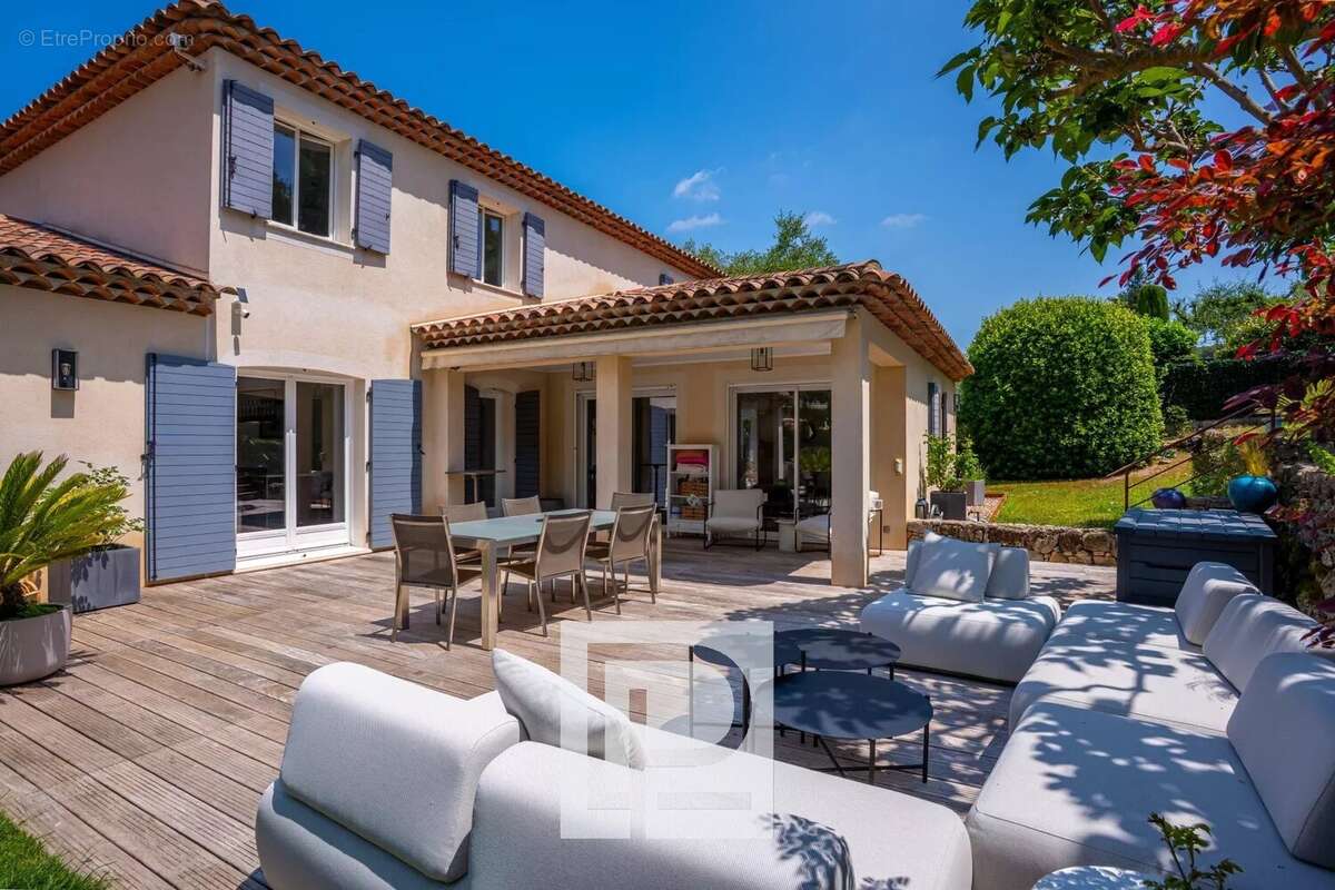 Maison à MOUGINS