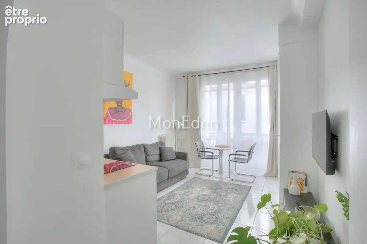 EXCLUSIVITE Charmant studio au coeur de la Butte Montmartre! - photo 11