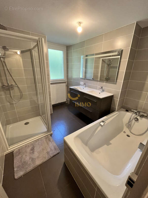 Maison à MONCOUTANT