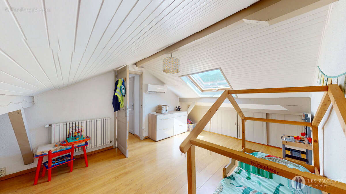 Appartement à SAINT-MARTIN-D'HERES