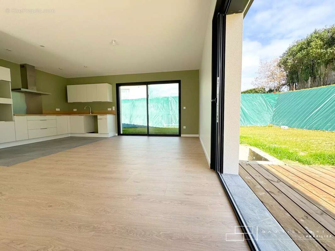 Maison 96 m² à Preignan  - photo 5