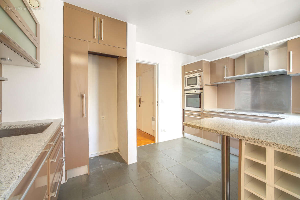 Appartement à PARIS-12E