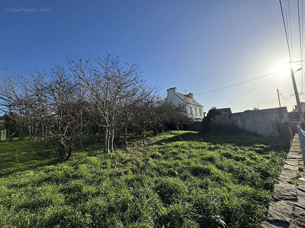 Terrain à PLOUHINEC