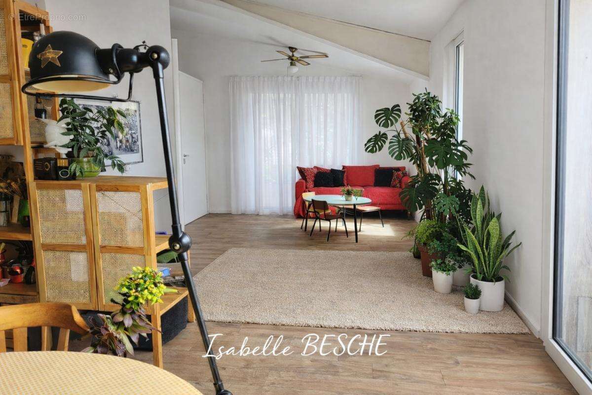 Duplex 2021- dernier étage - Bordeaux Bastide - 108 m2 au sol - Prix maîtrisé - Balcon- parking -T4 possible - photo 3