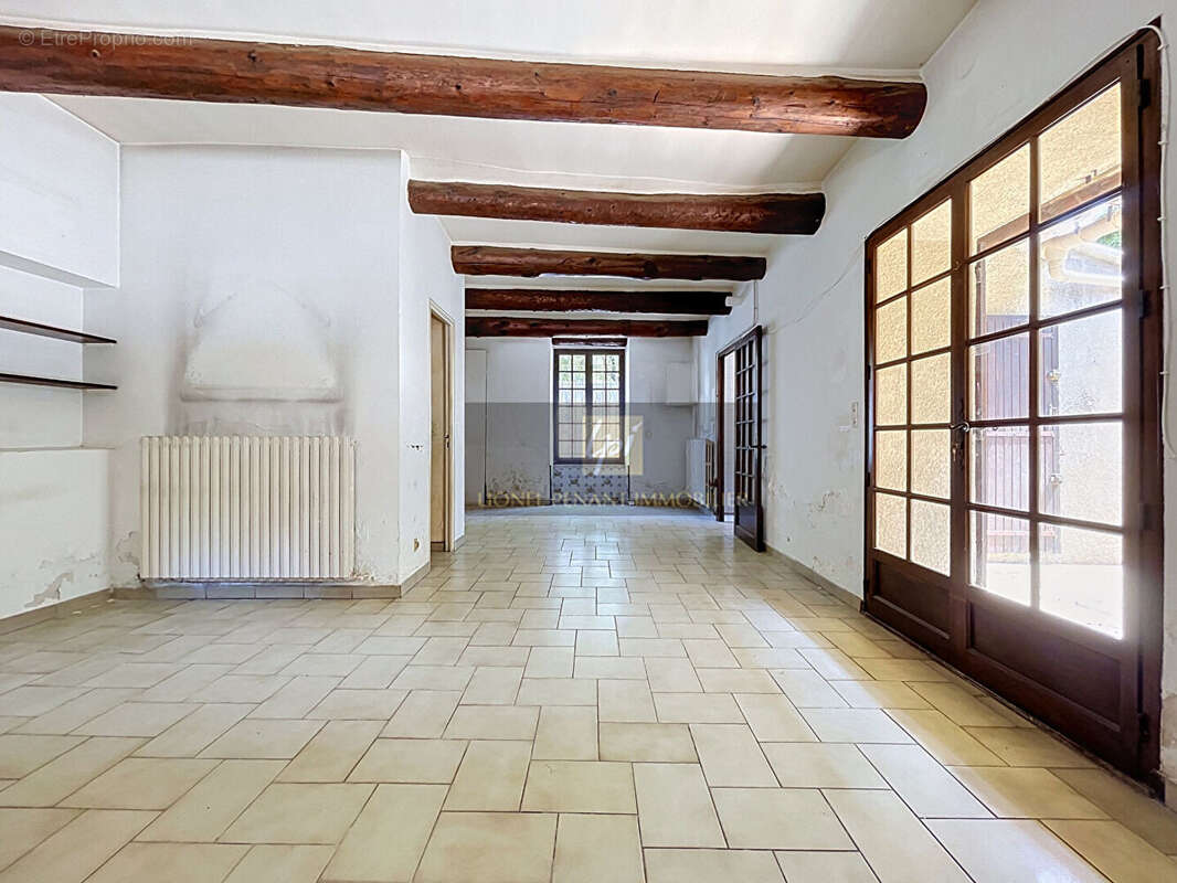 Carpentras maison de ville t4 110m2 a rafraichir avec piscine et pool house - photo 4