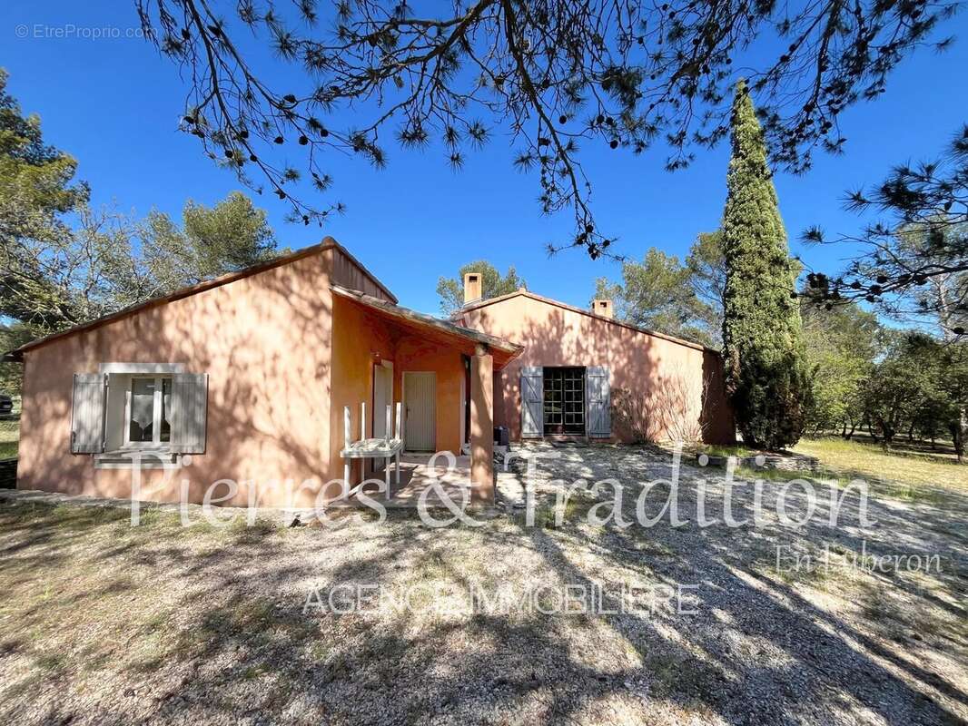 Maison à ROUSSILLON