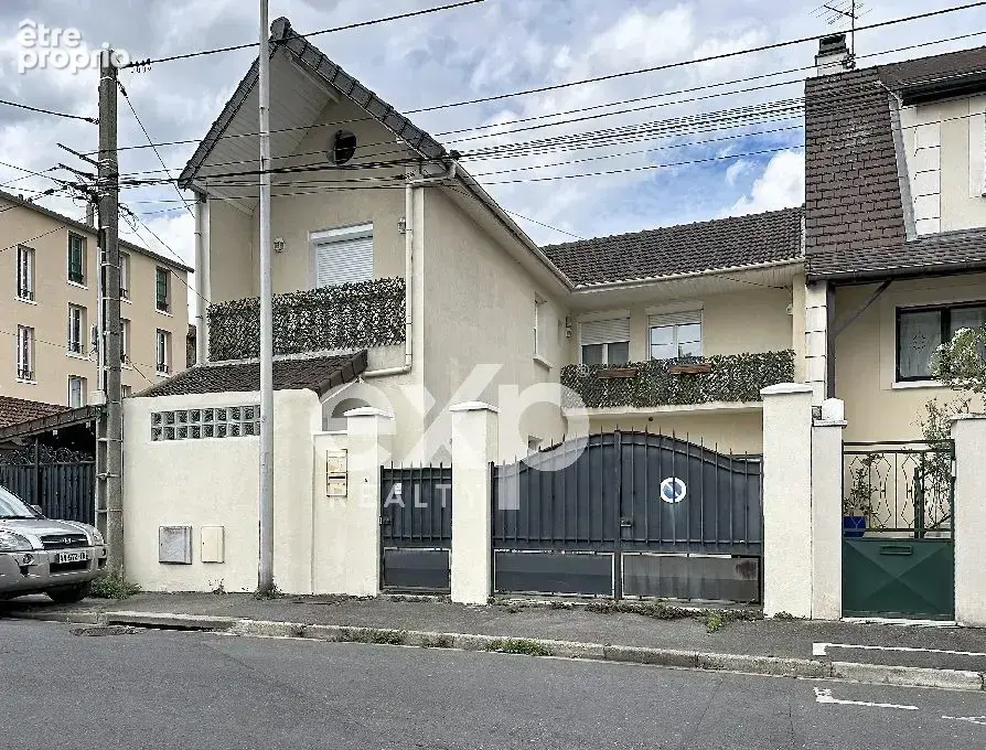 Maison 110 m² à Saint-Denis  - photo 2