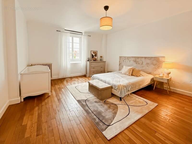 Appartement à MONTCEAU-LES-MINES