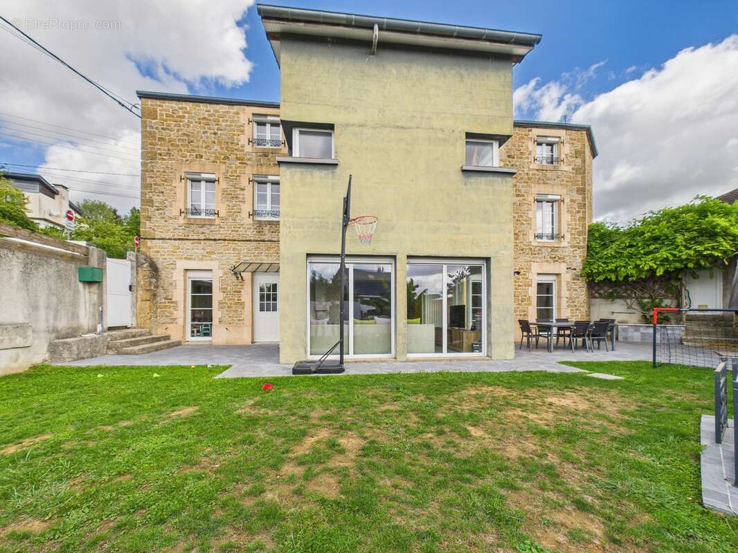 Maison à CHARLEVILLE-MEZIERES