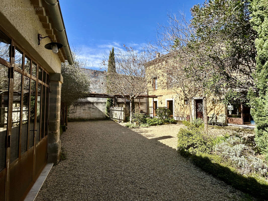 Maison à SAINT-QUENTIN-LA-POTERIE