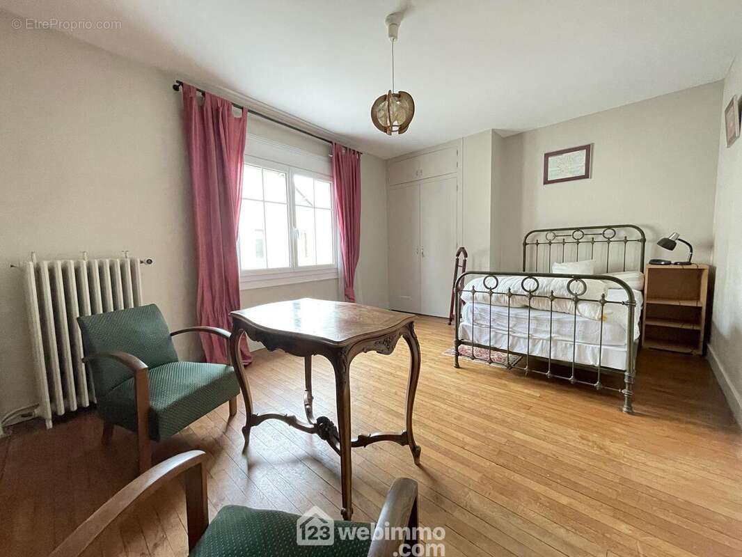 2 chambres, - Maison à CHATELLERAULT