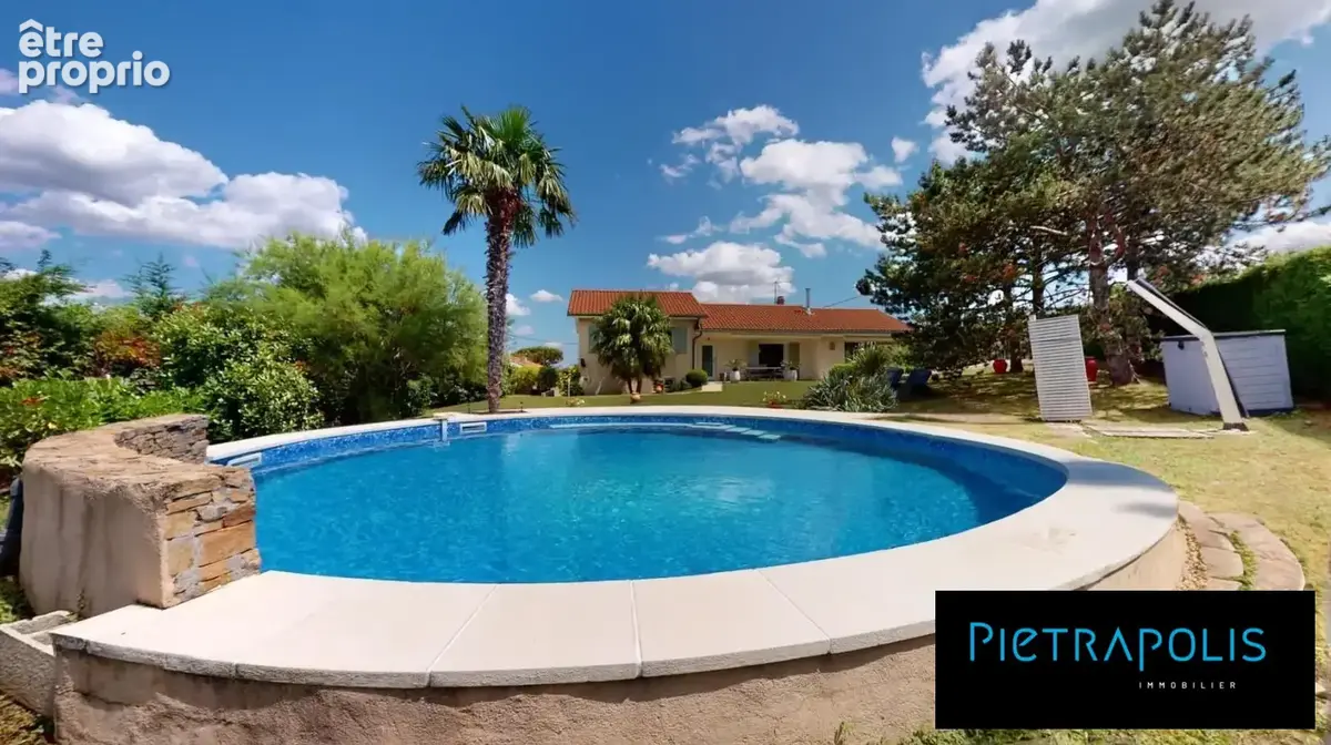 Piscine - Maison à CHASSAGNY