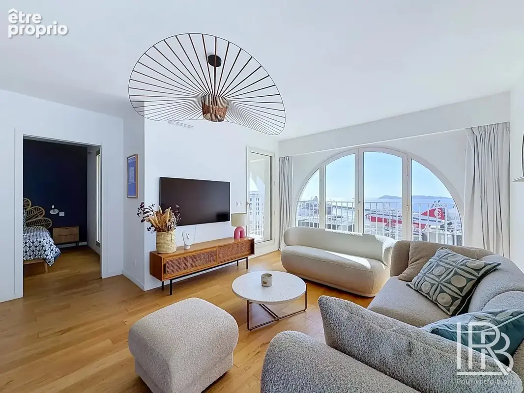 Appartement à MARSEILLE-2E